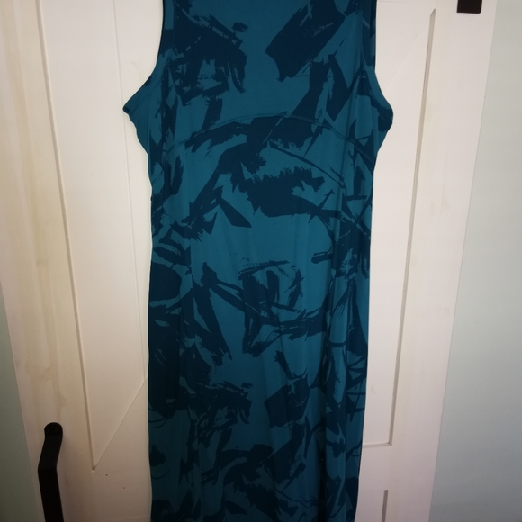 Dress - Picture 4 of 4